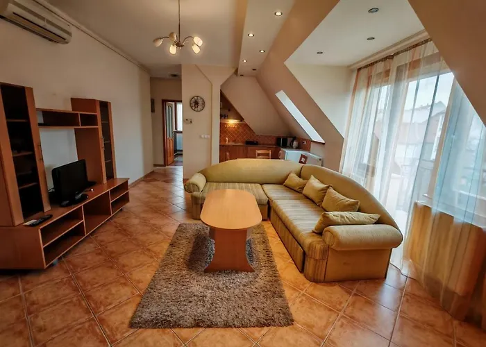 Kazinczy Apartament *